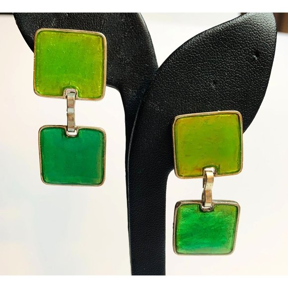 Jewelry Shades Of Green And Silver Tone Hanging Clip On Earrings 119